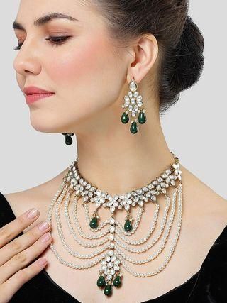 Karatcart Pearl Beaded and Green Tumble Kundan Choker Neckalce Set for Women